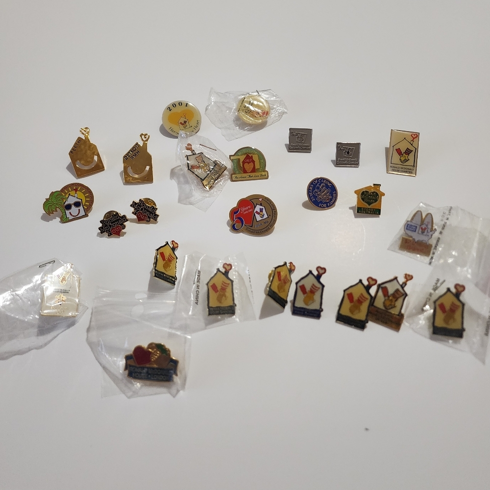 Ronald Mcdonald House Employee Pins Lot 25 Total